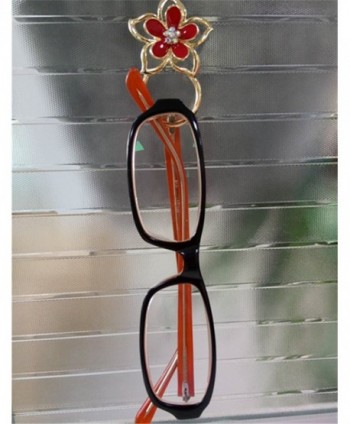 BEICHUANG Charming Flower Magnetic Eyeglass in Women's Brooches & Pins